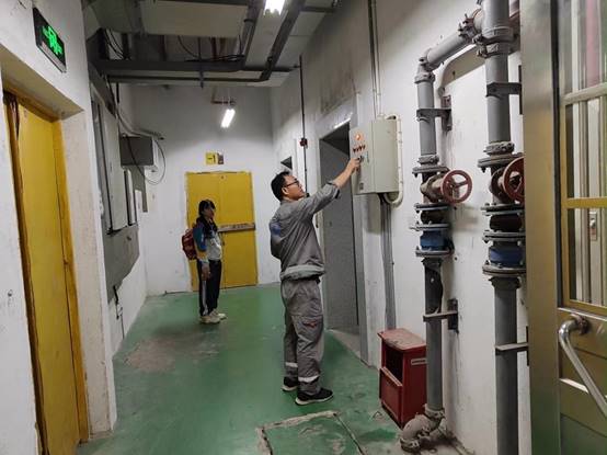 00ebcee6108a0db793704e6806b0d5d