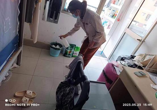 说明: d30405e87b734a0ff31b351f825c679