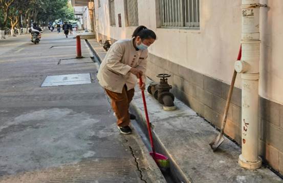 说明: 121c98299a5f0117520b86d6a58ef61 说明: 121c98299a5f0117520b86d6a58ef61