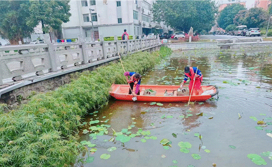 小船在河上描述已自动生成
