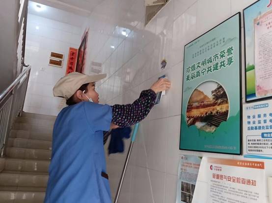 2439b5a1b045125ca62adf035c5b7b8