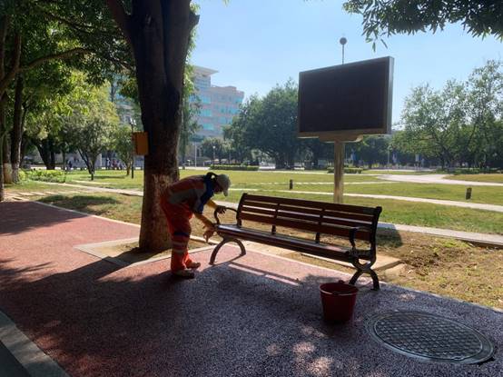 9964a8e33e69b438fd682ccbdd8123e