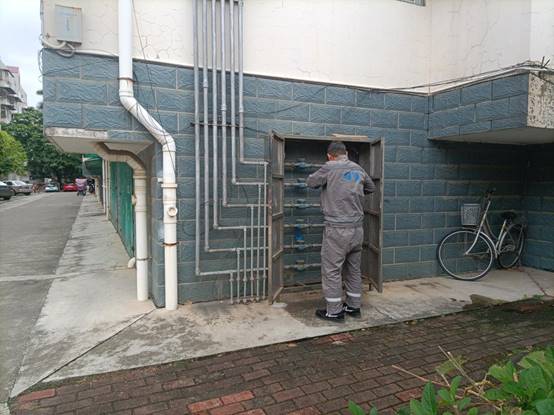 0451deeb796796349d005f7bd31c2a5