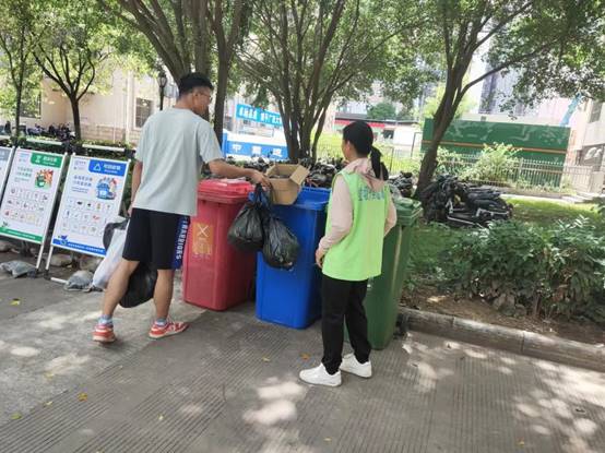 6dc3d105607644953eddc002c8d06c8